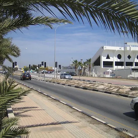 Maisonette Yacht Club Ларнака