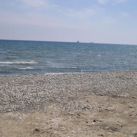Maisonette Yacht Club Ларнака